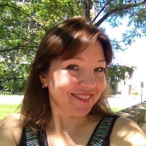 Meet your Posher, Larissa